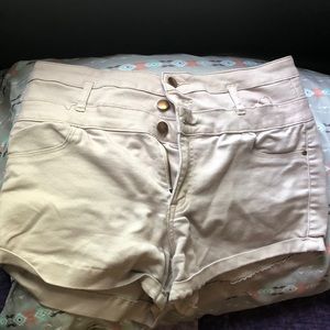 Beige stretchy shorts